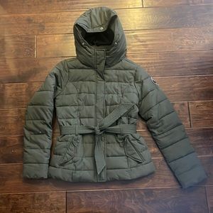 Abercrombie kids down jacket missing faux fur around hood